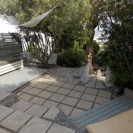 Studios&suites Rania 3*
